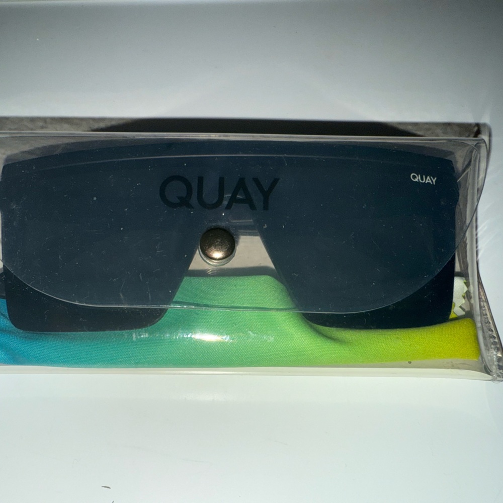 Quay Australia Black Sunglasses